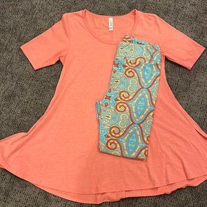 LuLaRoe Perfect Tee and OS leggings